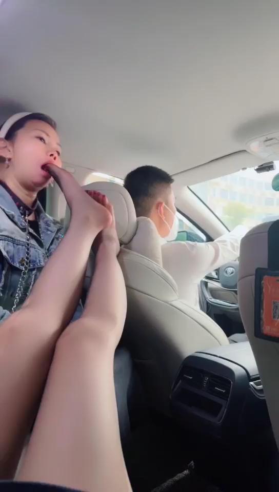 һŵ��С��:���⳵����Ůū���