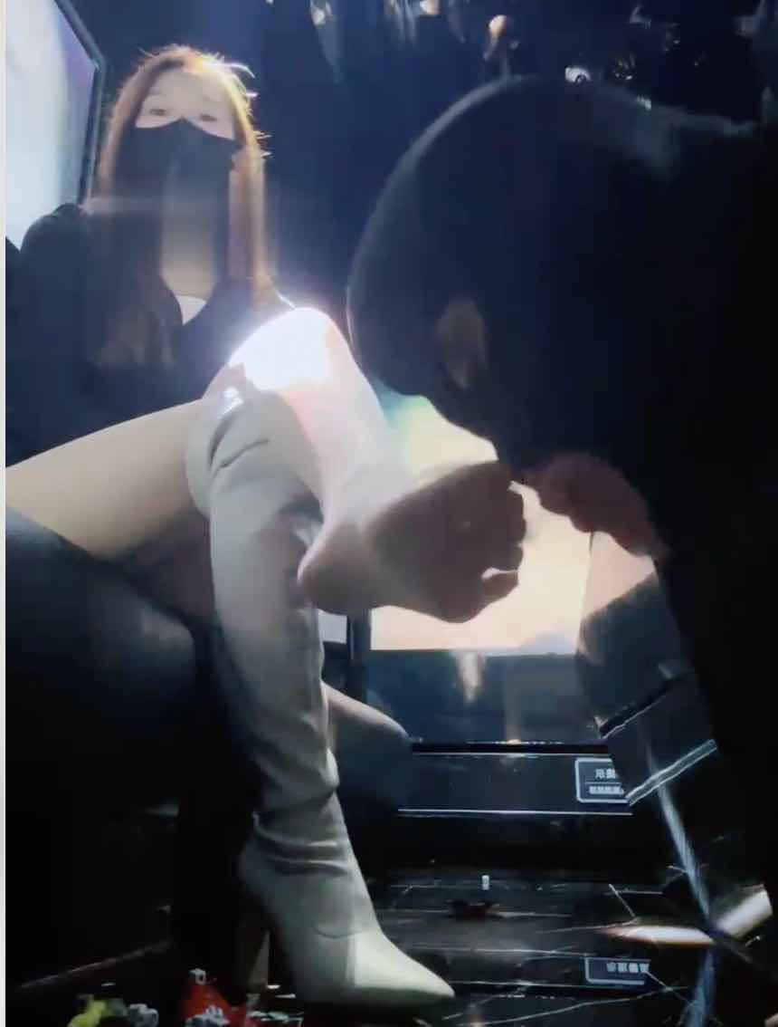 ����Ө˹��KTV����ͬѧ-�Ŷ���/ת�� bf34369
