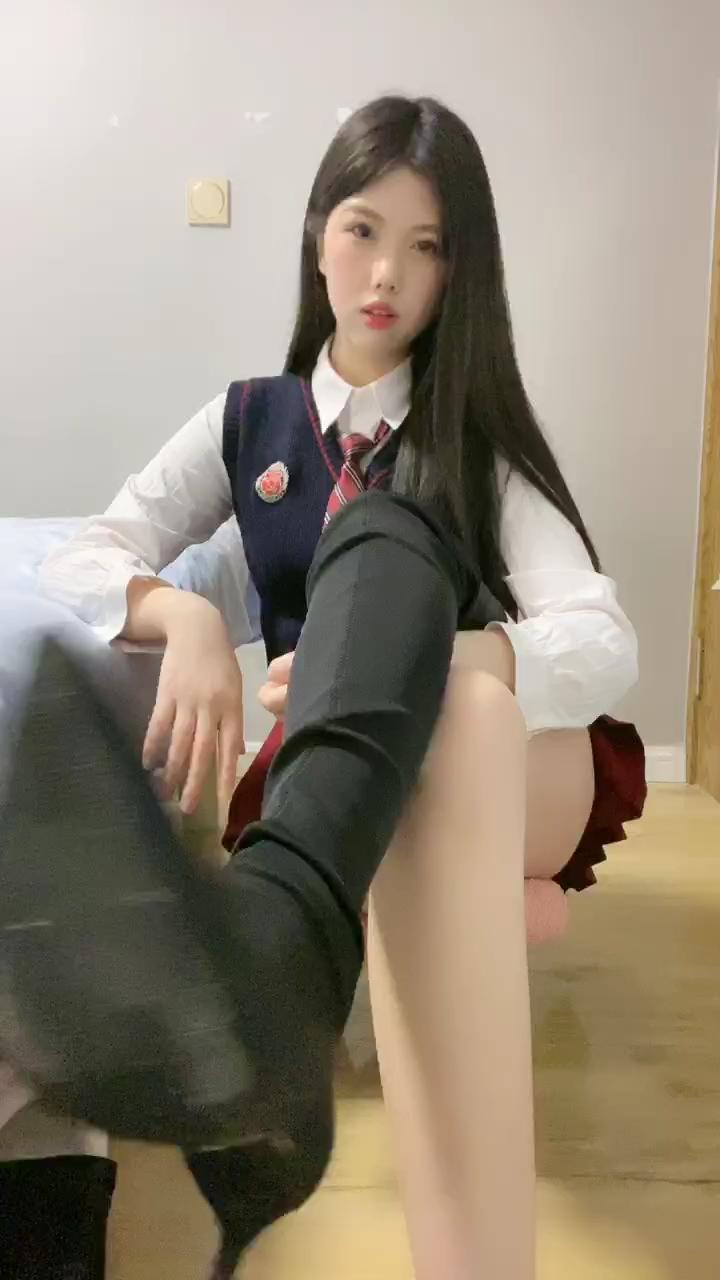 ����·ֱ��������yaO�����Σ����̵�եJ������